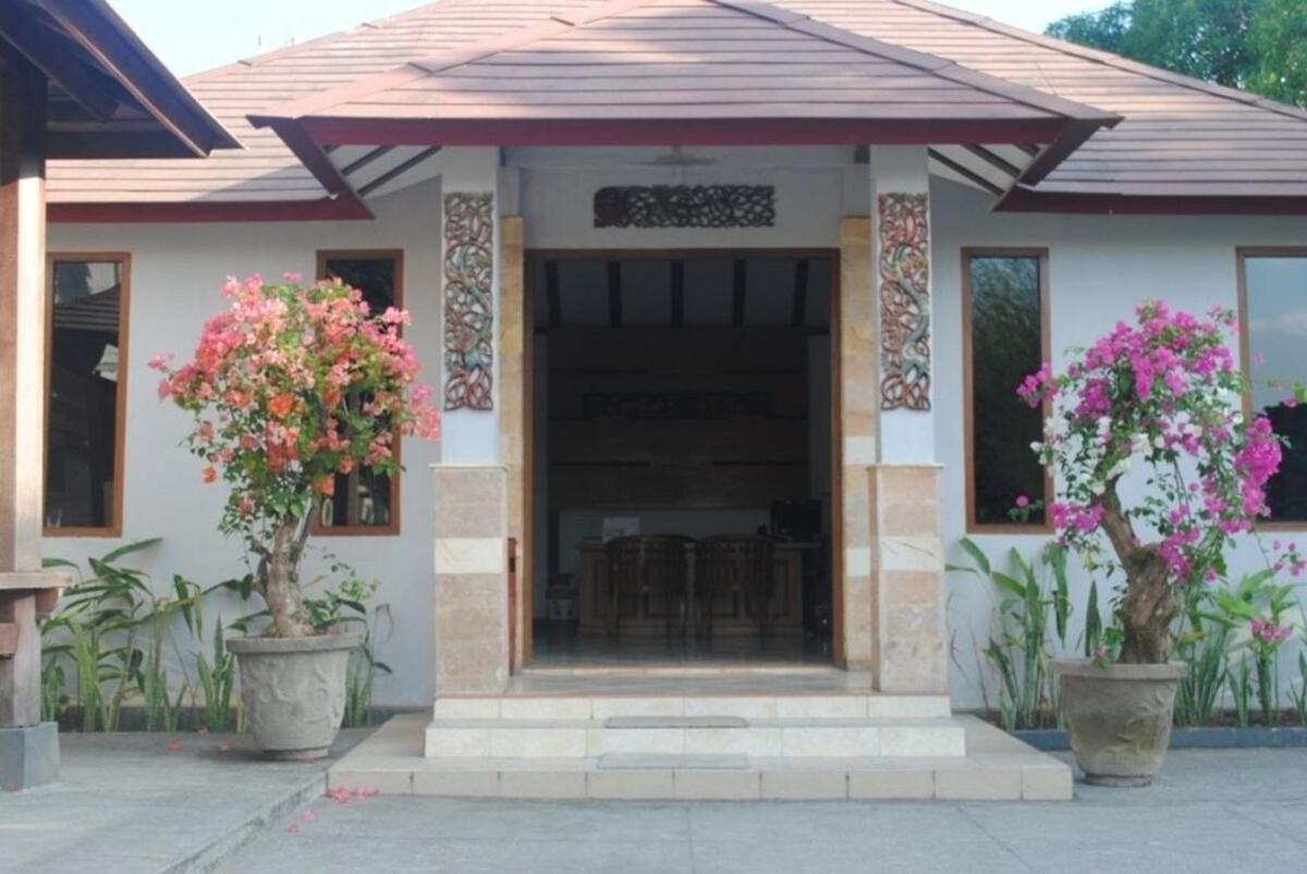 Lombok Beach Hotel Montongbuwoh Экстерьер фото