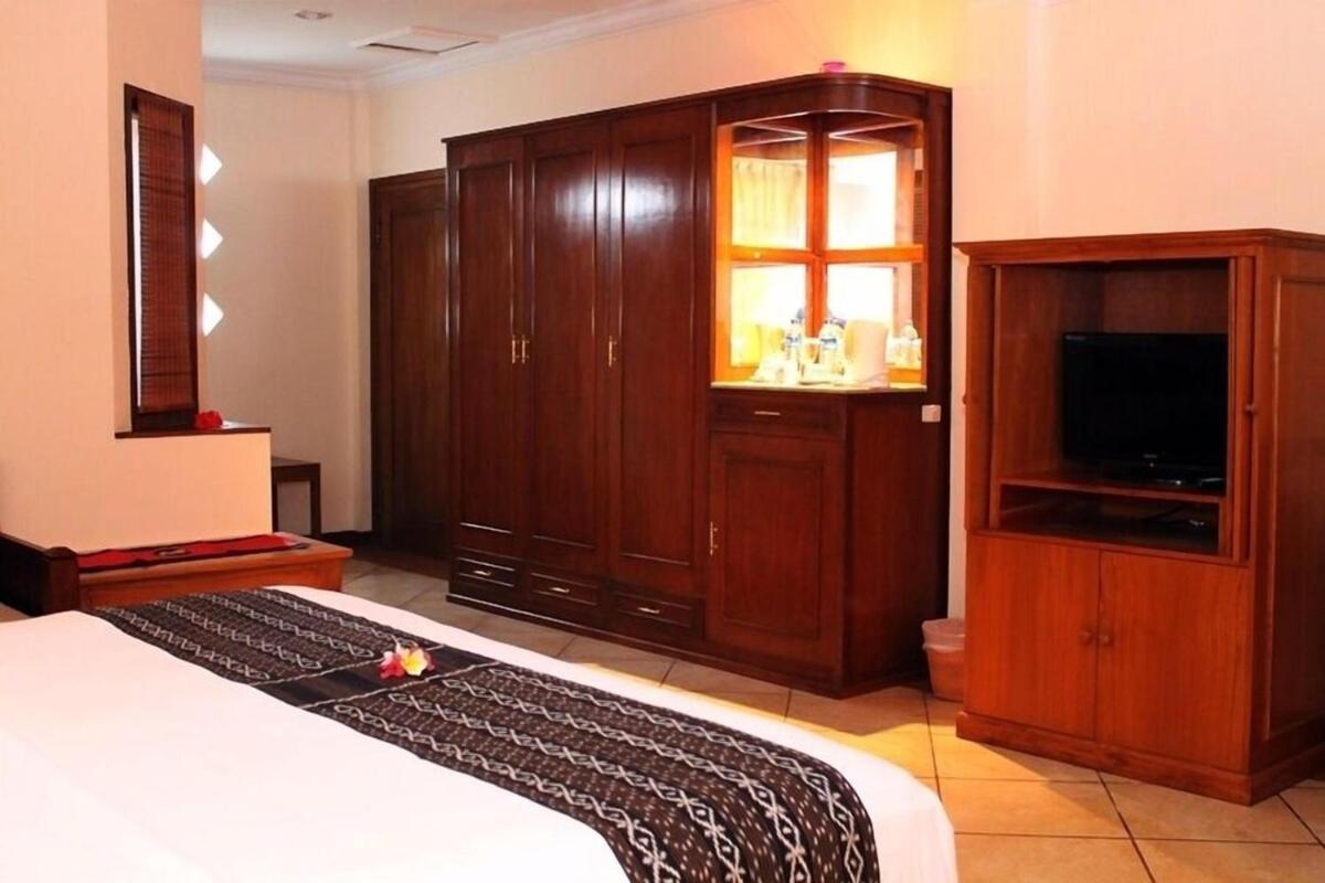 Lombok Beach Hotel Montongbuwoh Экстерьер фото