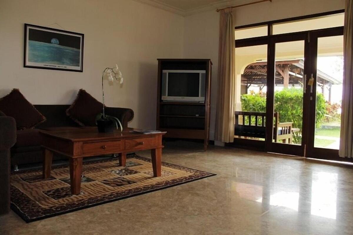 Lombok Beach Hotel Montongbuwoh Экстерьер фото